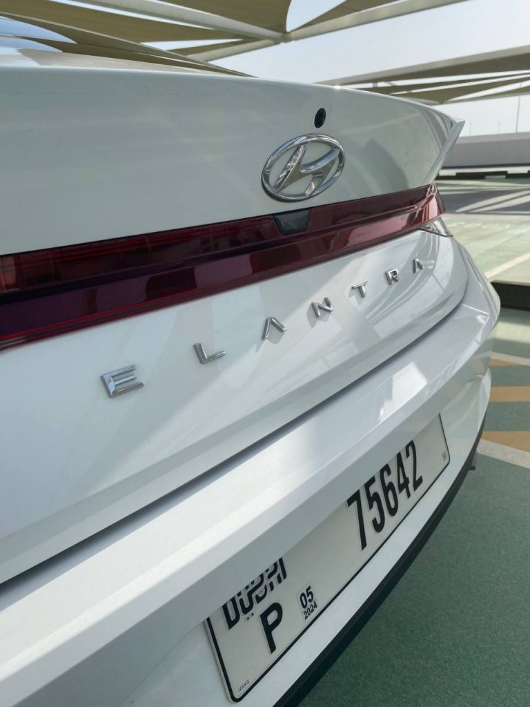 Аренда Hunday Elantra 2022 White в Дубае