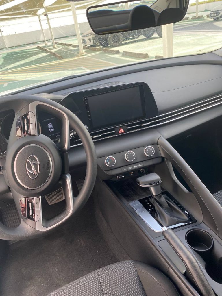 Аренда Hunday Elantra 2022 White в Дубае