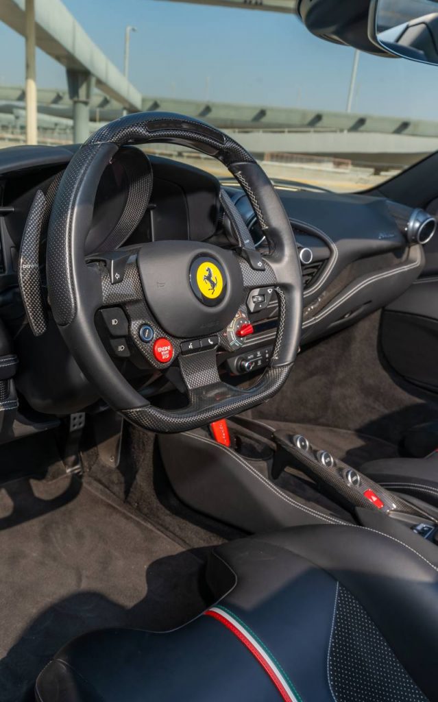 Аренда Ferrari F8 Tributo Spyder black в Дубае