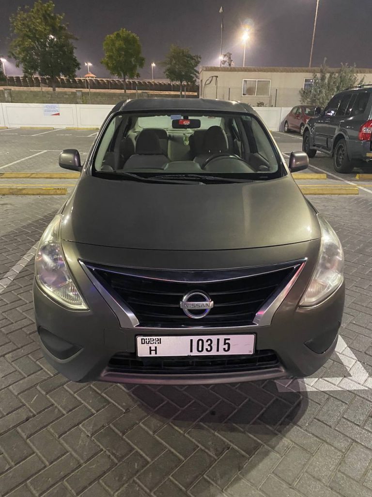 Аренда Nissan sanny Grey в Дубае
