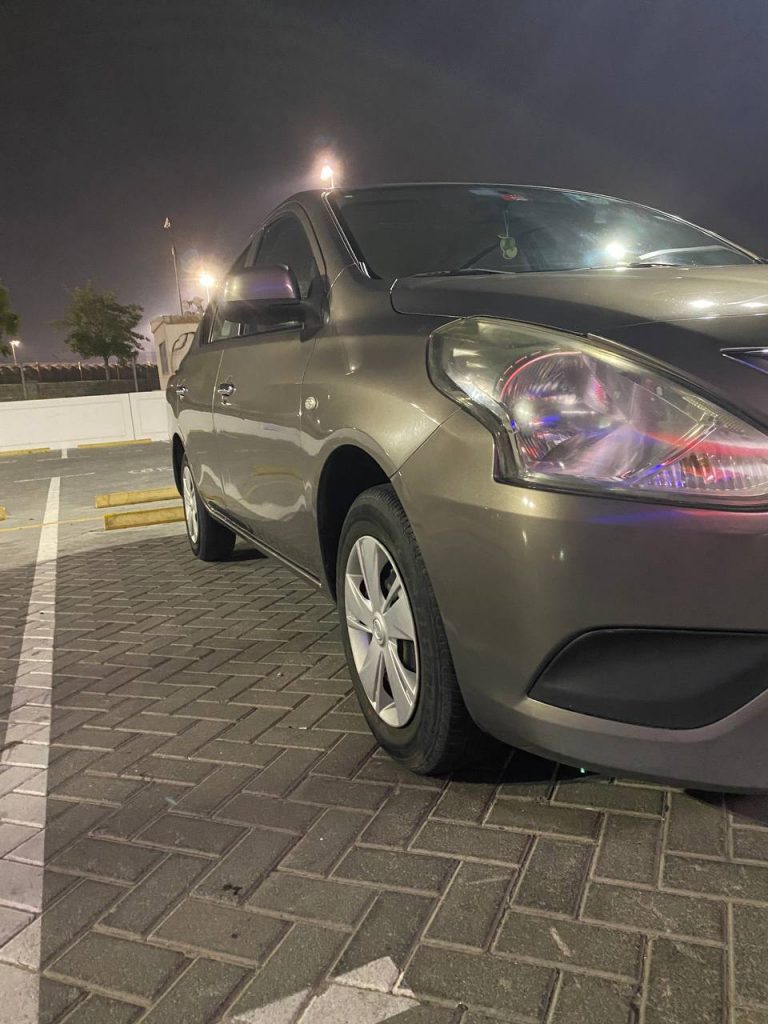 Аренда Nissan sanny Grey в Дубае