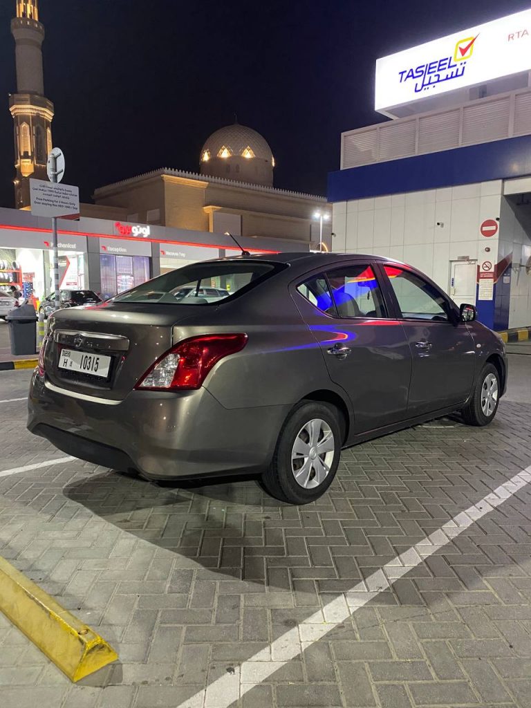 Аренда Nissan sanny Grey в Дубае