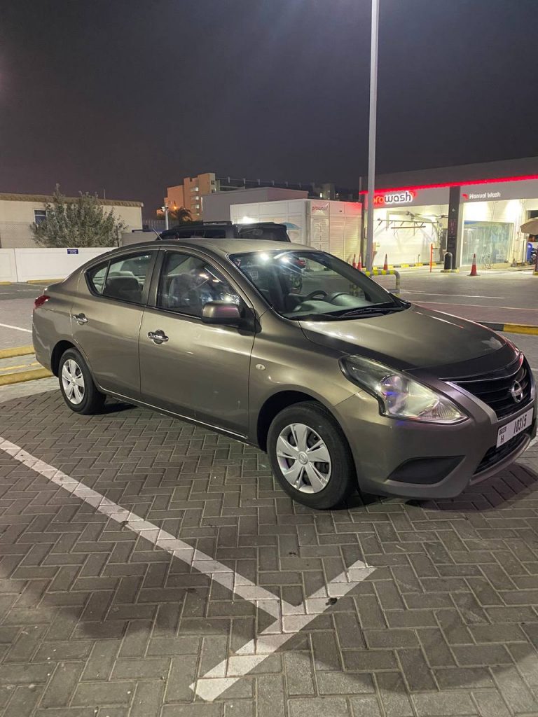 Аренда Nissan sanny Grey в Дубае
