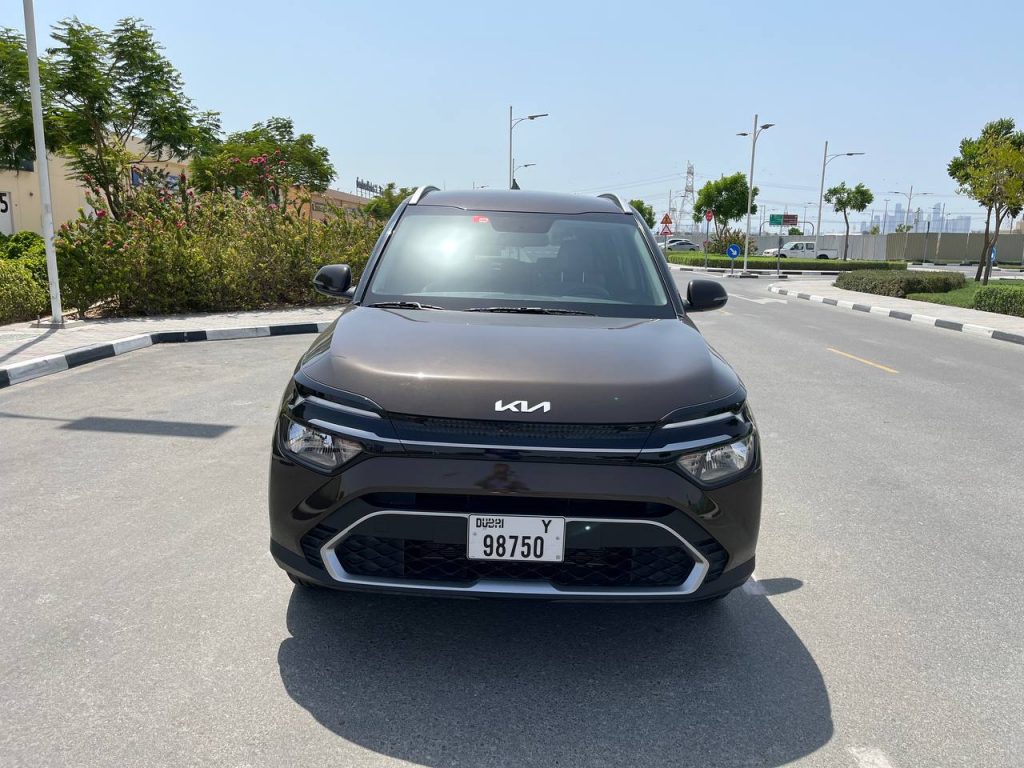 Аренда Kia Carens 2022 в Дубае