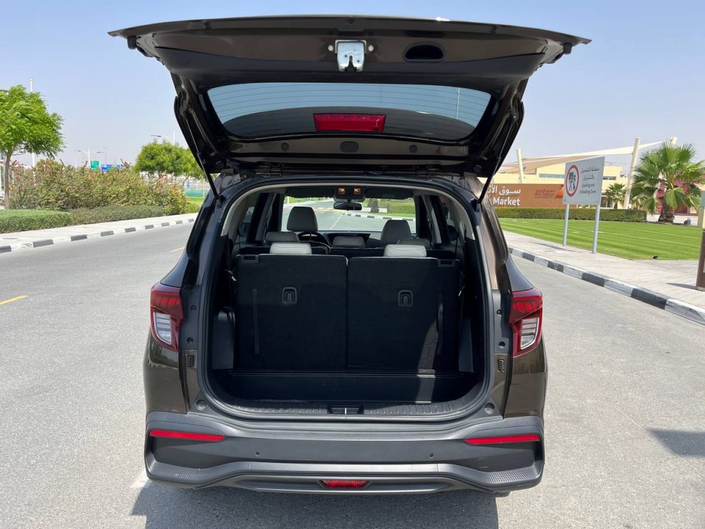 Аренда Kia Carens 2022 в Дубае