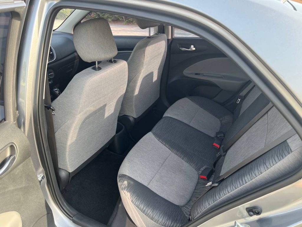 Аренда Kia Pegas 2022 в Дубае