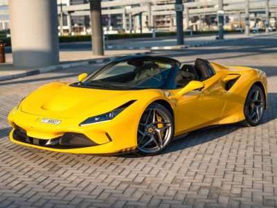 Аренда Ferrari F8 Tributo Spyder yellow в Дубае