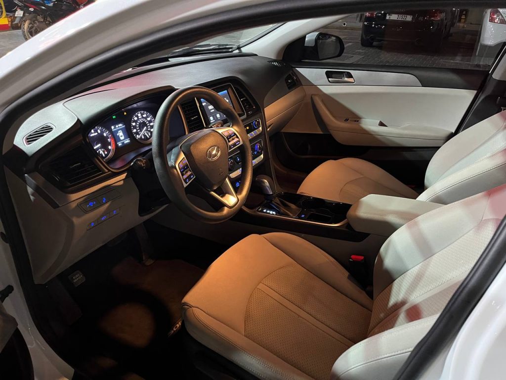 Аренда Hundai sonata white в Дубае