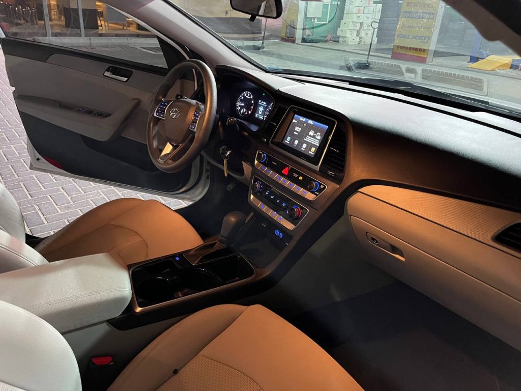 Аренда Hundai sonata white в Дубае