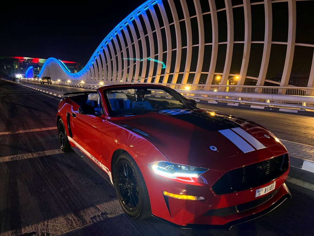 Аренда Ford Mustang 2.3 EcoBoost cabrio