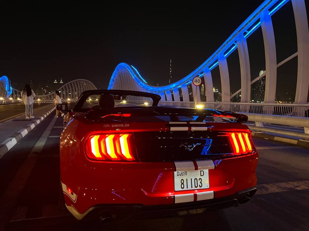 Аренда Ford Mustang 2.3 EcoBoost cabrio