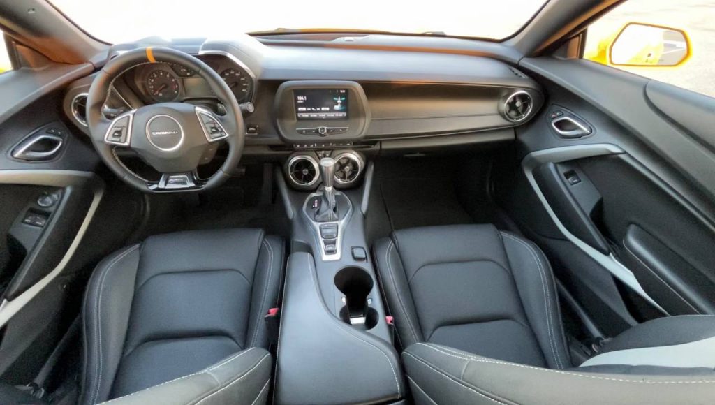 Аренда chevrolet camaro 2.0 AT в Дубае