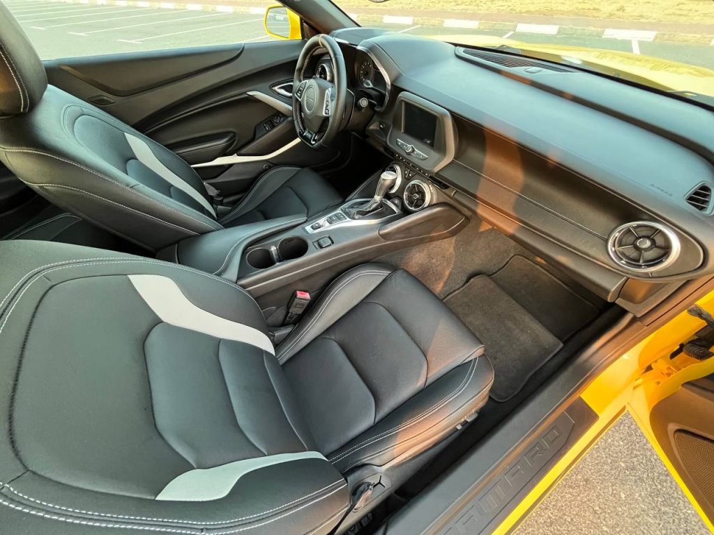 Аренда chevrolet camaro 2.0 AT в Дубае