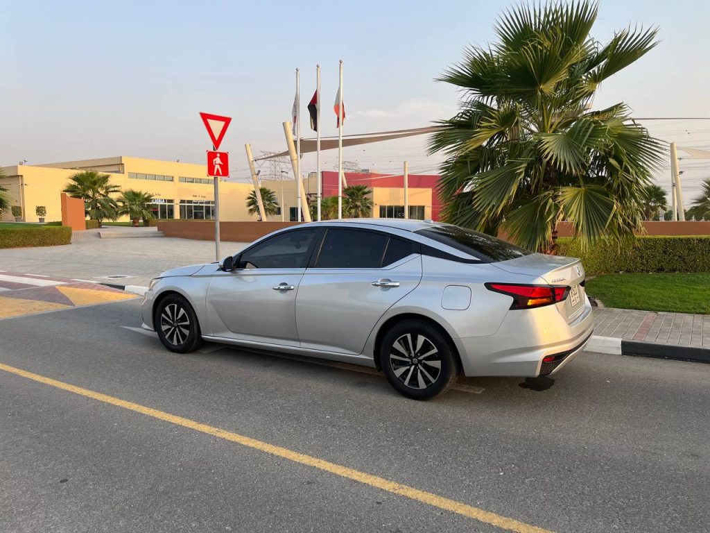 Арендовать Nissan Altima в Дубае