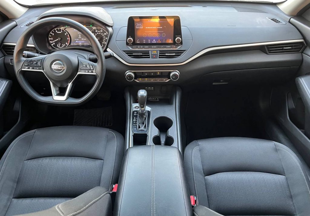 Арендовать Nissan Altima в Дубае