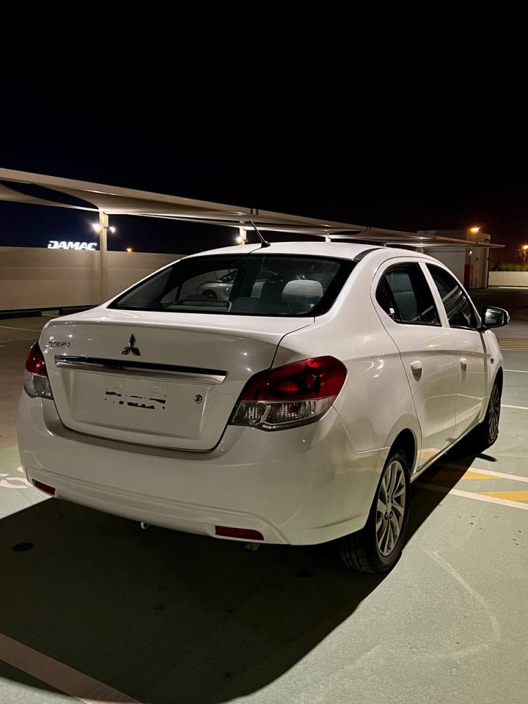 Арендовать mitsubishi attrage в Дубае