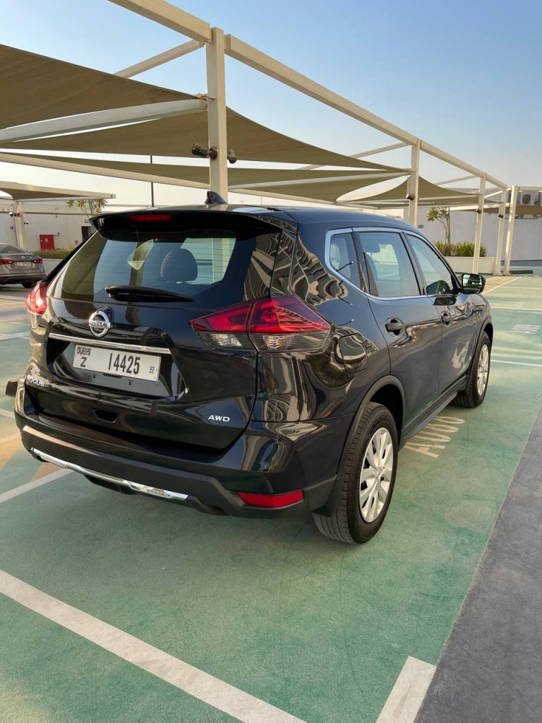 Аренда Nissan X-trail в Дубае