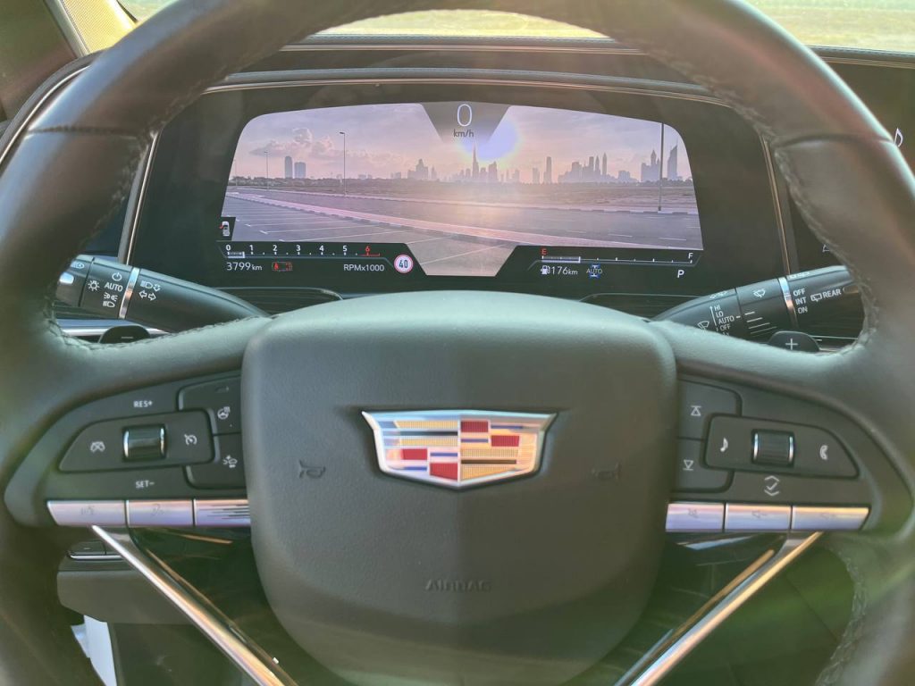 Аренда Cadillac Escalade 5 в Дубае