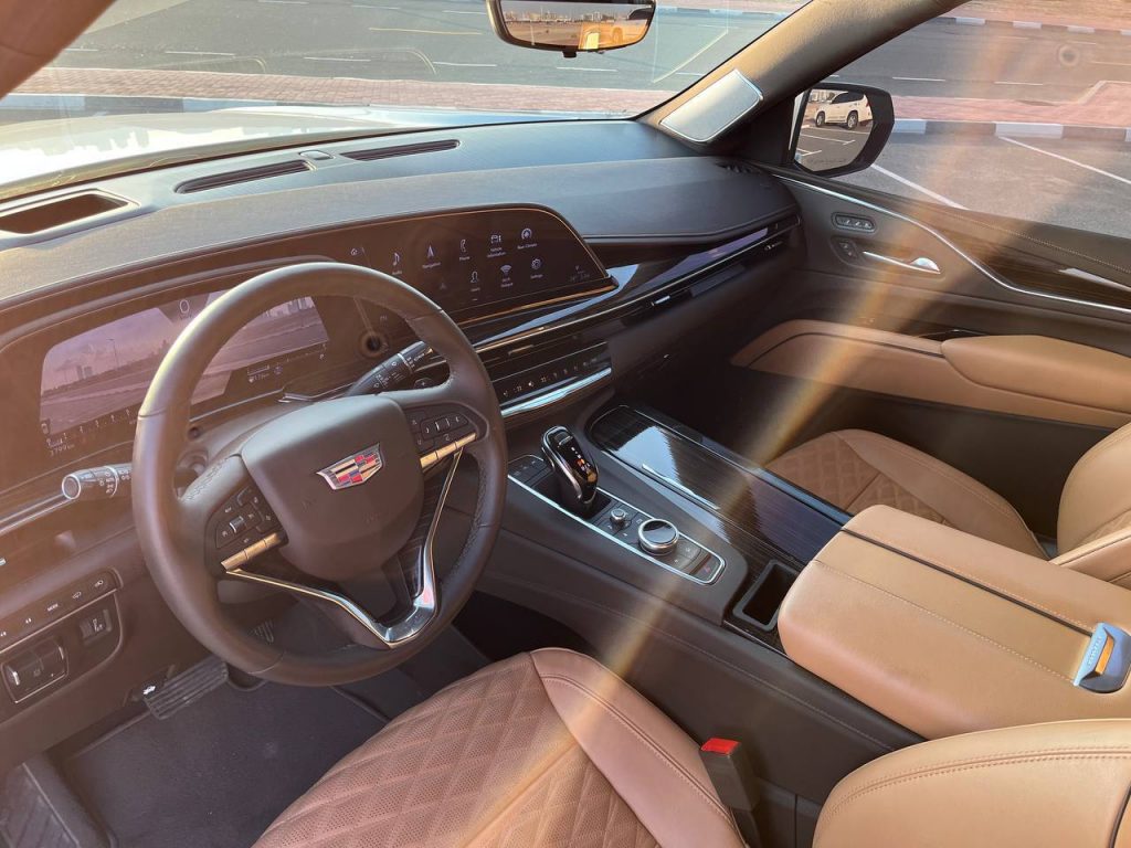 Аренда Cadillac Escalade 5 в Дубае