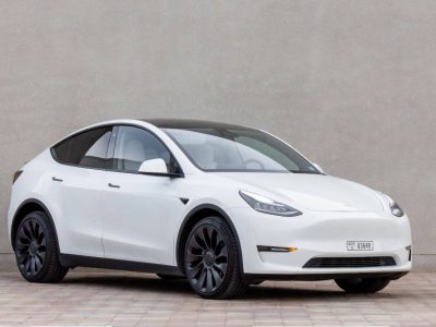 Аренда Tesla model Y в Дубае