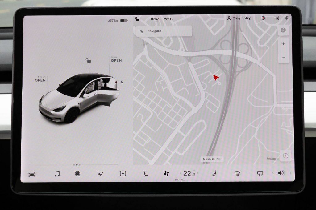 Аренда Tesla model Y в Дубае