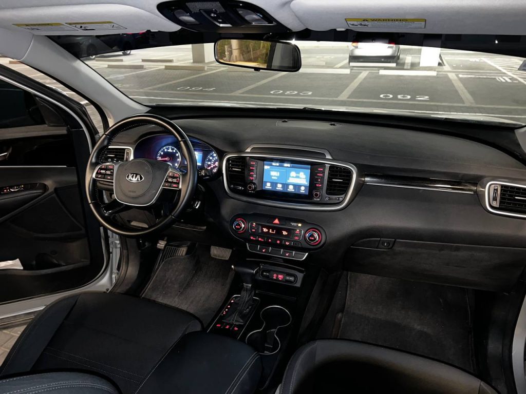 Аренда Kia Sorento в Дубае