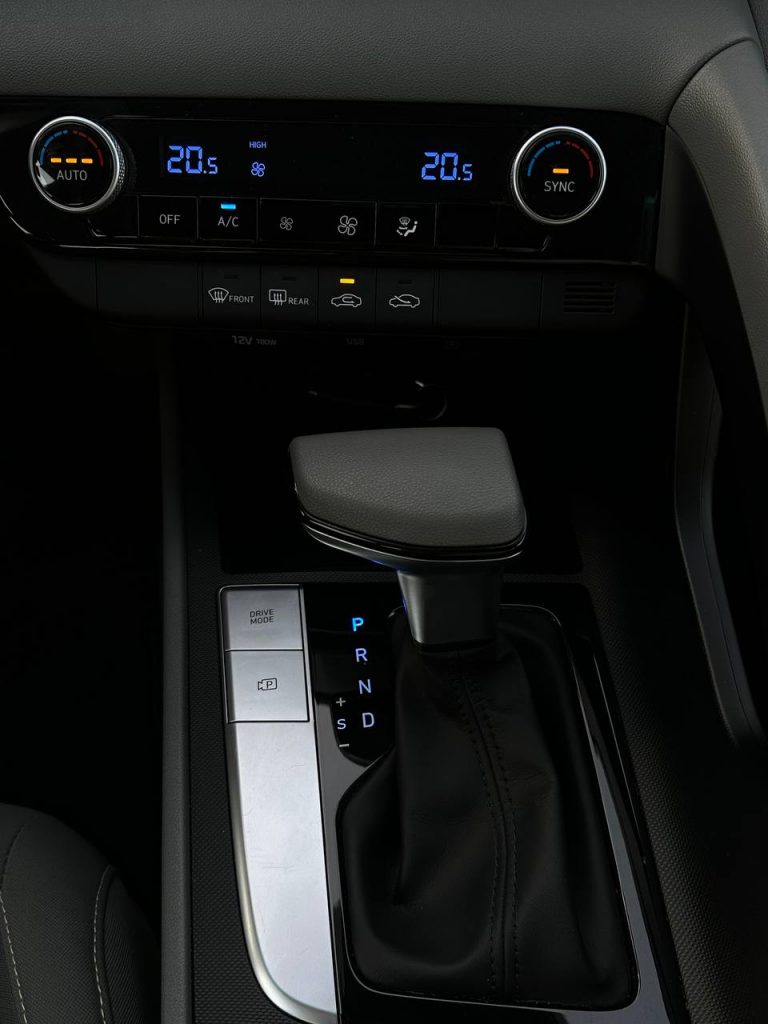 Аренда Hyundai Elantra в Дубае