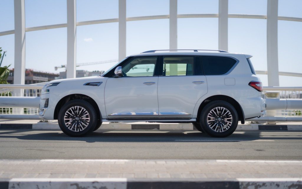 Аренда Nissan Patrol в Дубае white