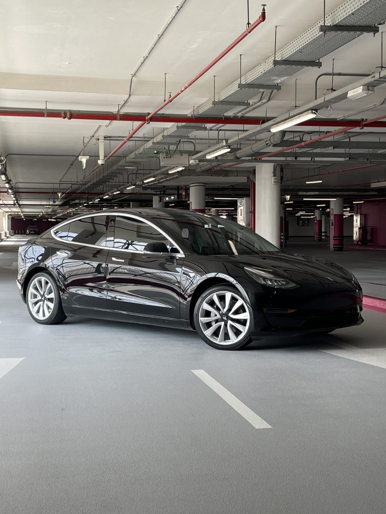 Аренда TESLA MODEL 3 LONG RANGE в Дубае