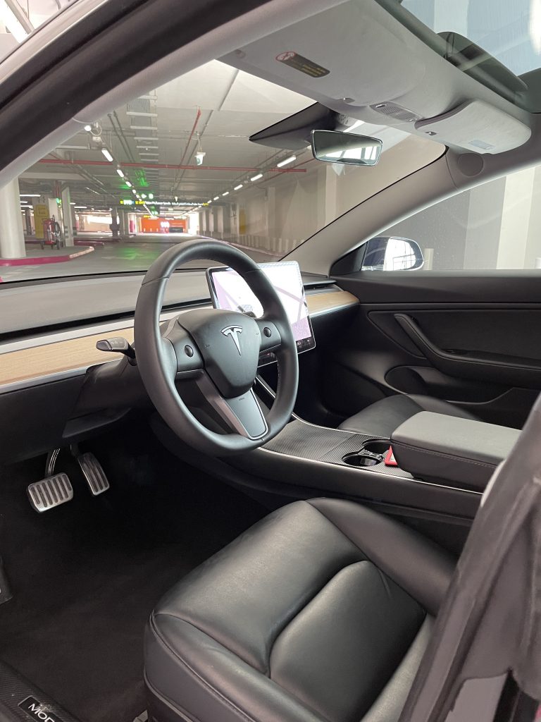 Аренда TESLA MODEL 3 LONG RANGE в Дубае