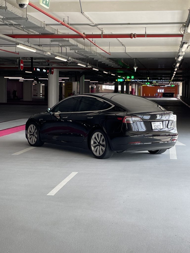 Аренда TESLA MODEL 3 LONG RANGE в Дубае