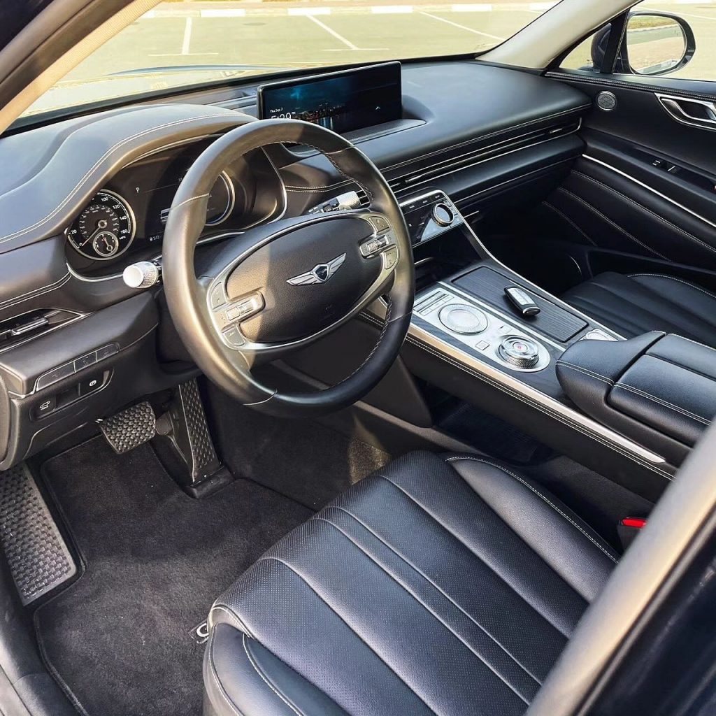 Аренда GENESIS GV80 в Дубае blue