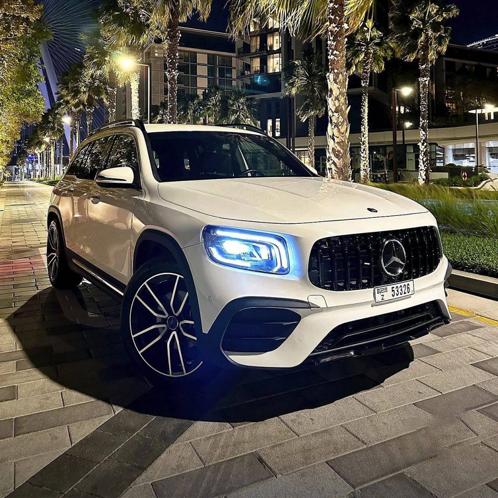 Аренда MERCEDES-BENZ GLB 250 AMG в Дубае