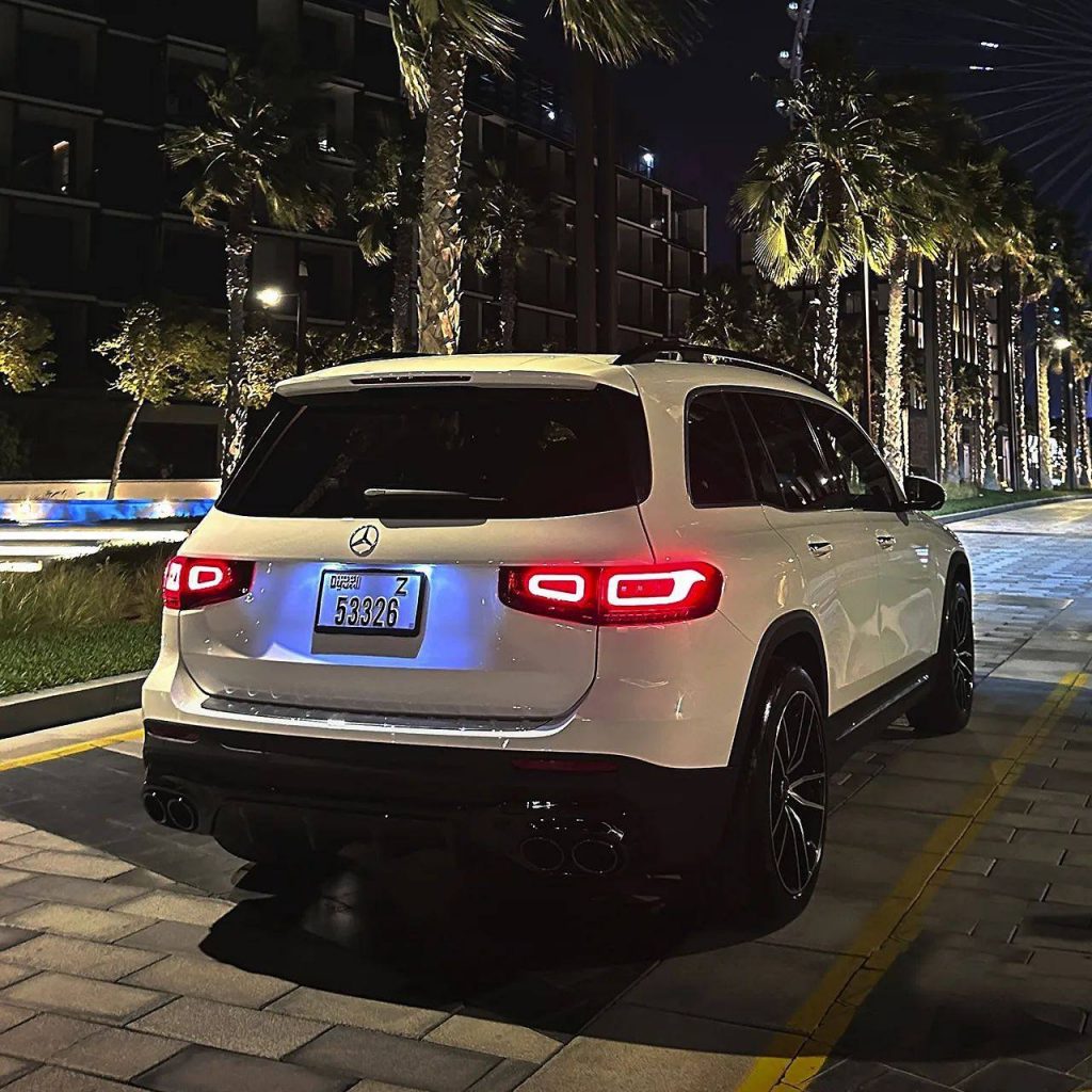 Аренда MERCEDES-BENZ GLB 250 AMG в Дубае