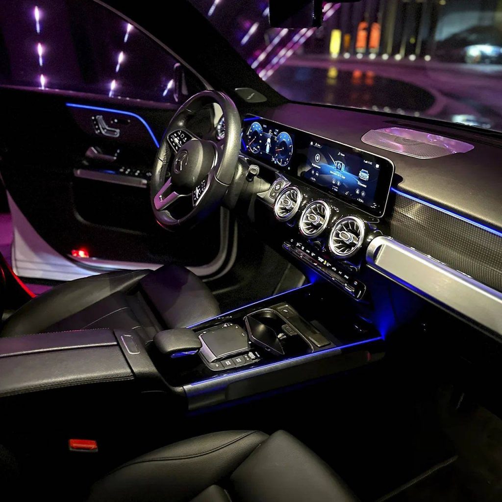 Аренда MERCEDES-BENZ GLB 250 AMG в Дубае