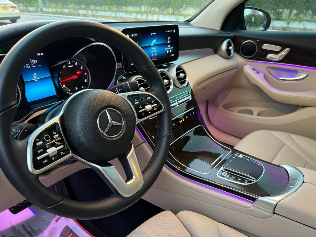 Аренда Mercedes Benz GLC 300 AMG в Дубае