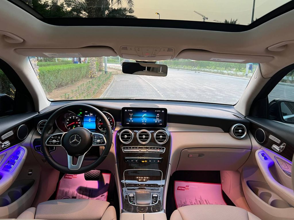 Аренда Mercedes Benz GLC 300 AMG в Дубае