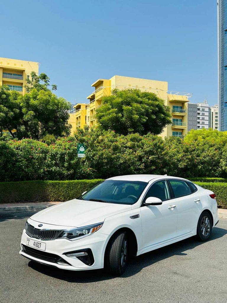 Аренда Kia optima в Дубае white