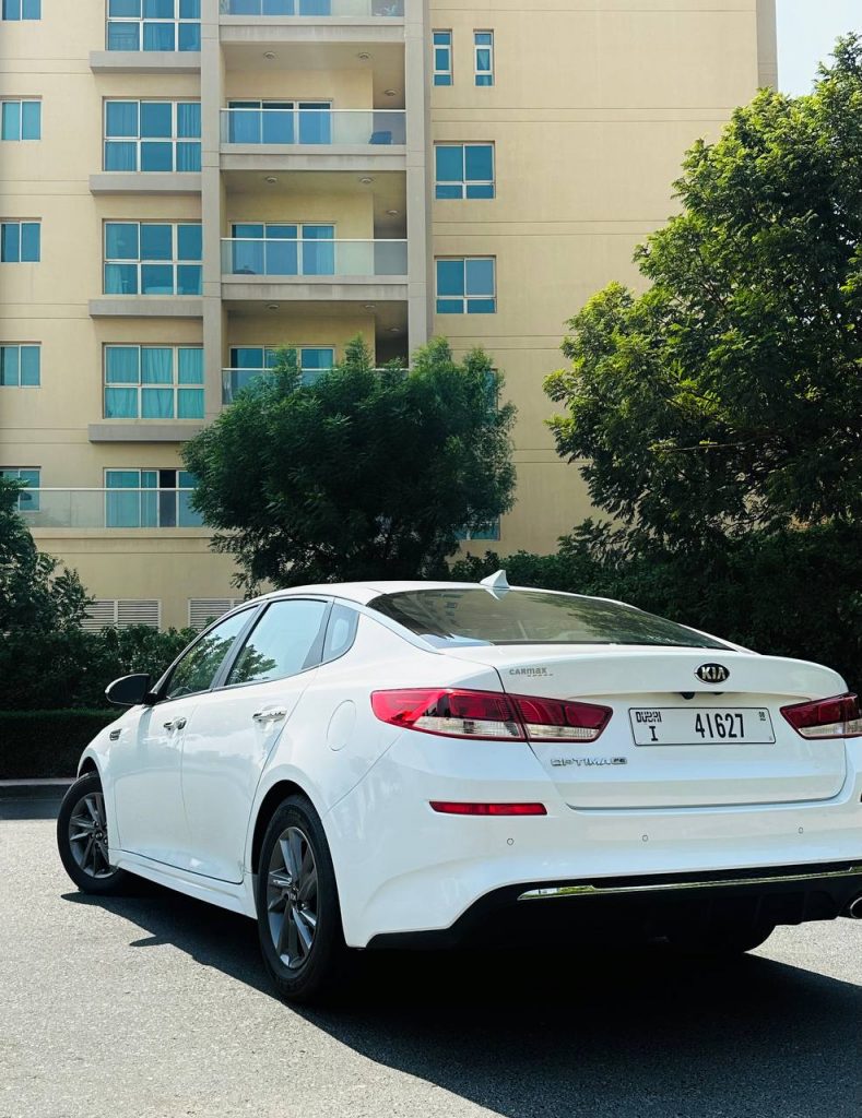 Аренда Kia optima в Дубае white