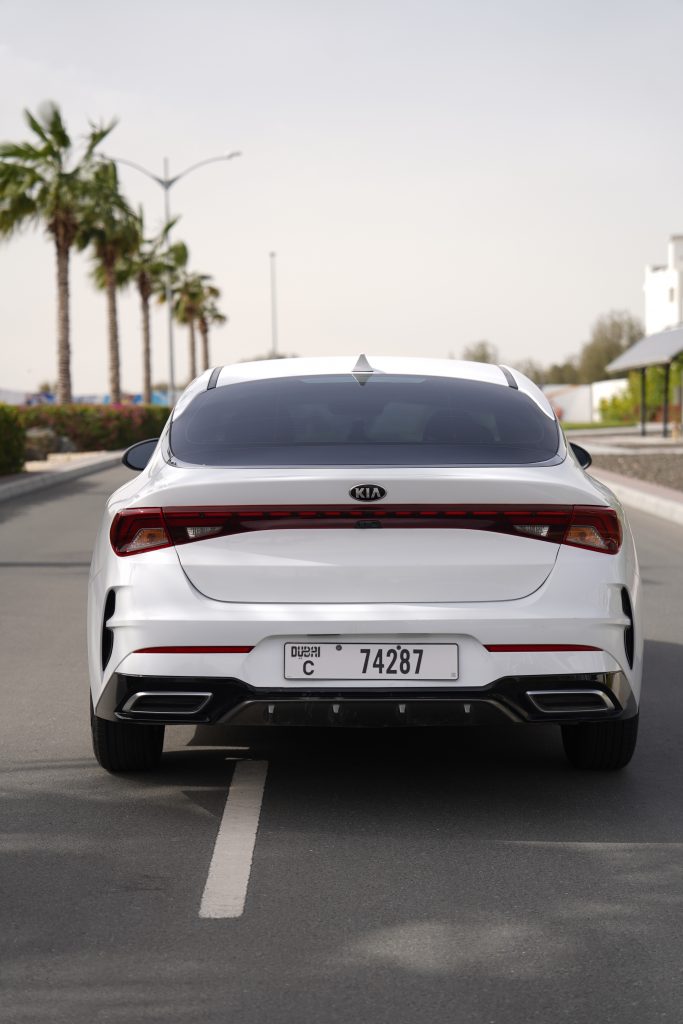 Аренда Kia k5 White в Дубае