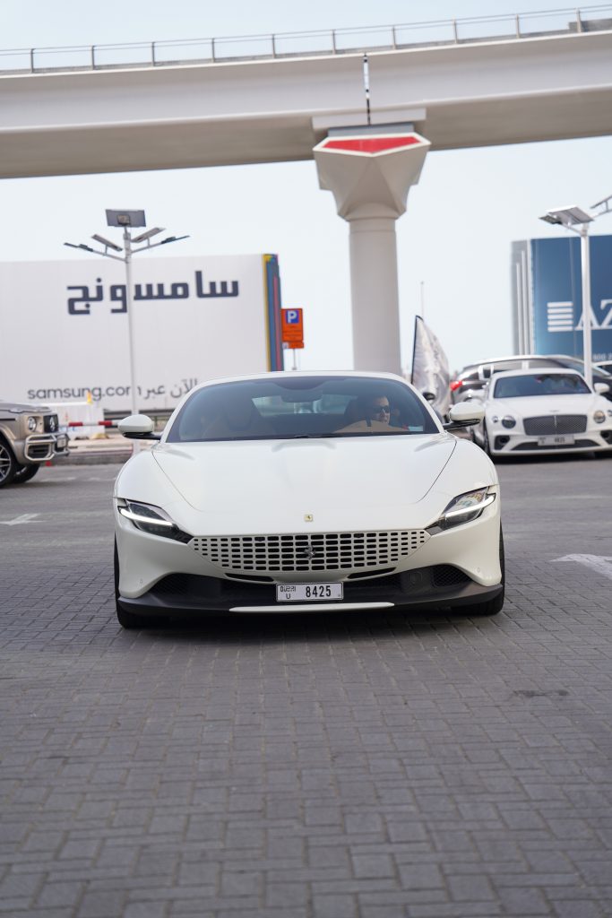 Арендовать Ferrari Roma в Дубае