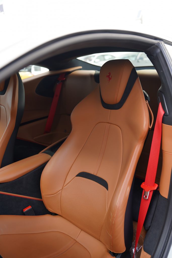 Арендовать Ferrari Roma в Дубае