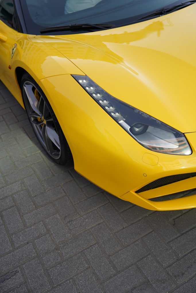 Арендовать Ferrari 488 в Дубае