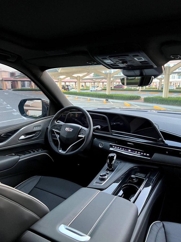 Аренда Cadillac Escalade 2023 в Дубае