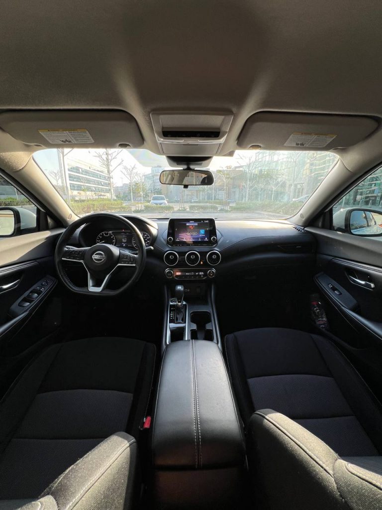 Аренда nissan sentra в Дубае